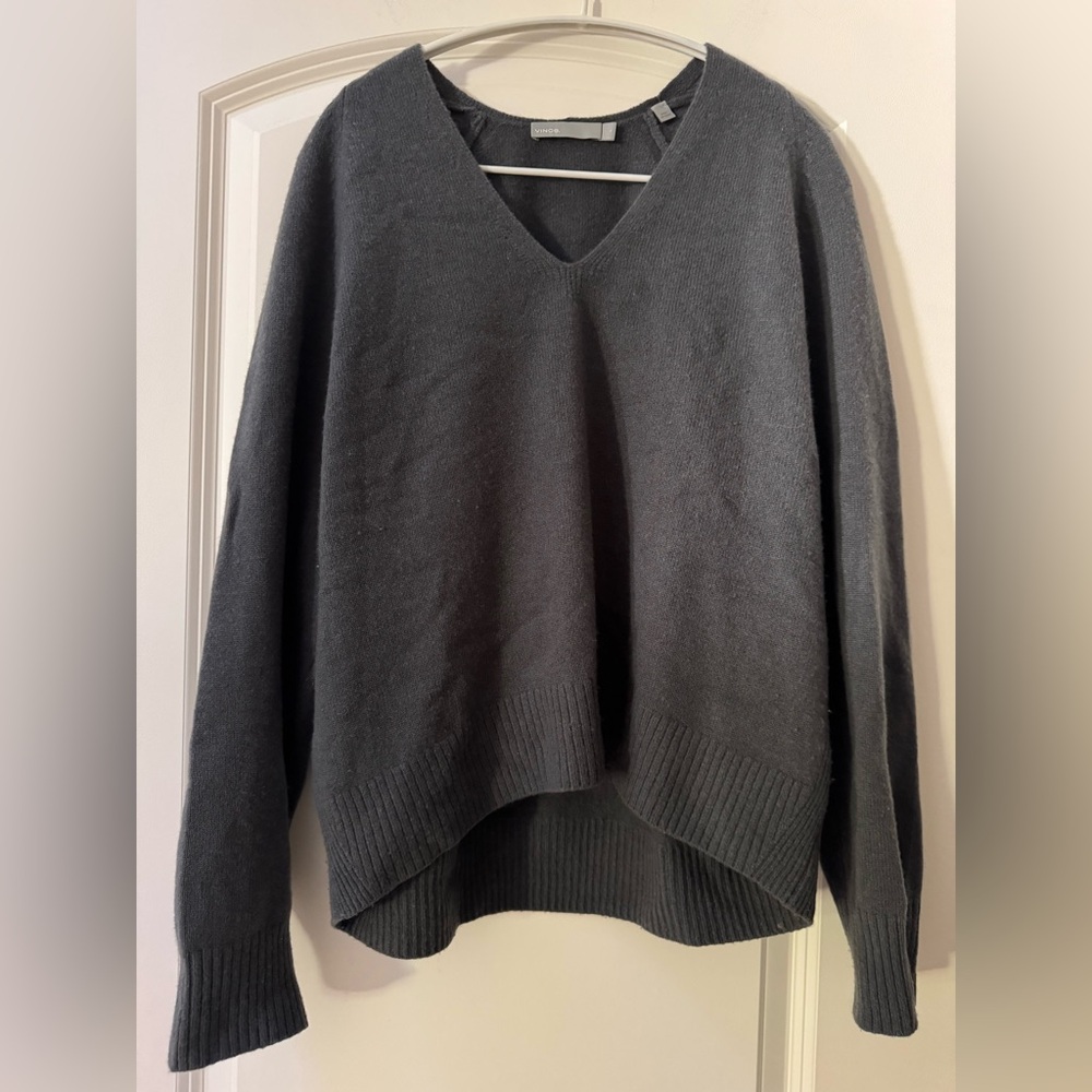 Super comfy! 100% Cashmere Vince V-Neck Sweater